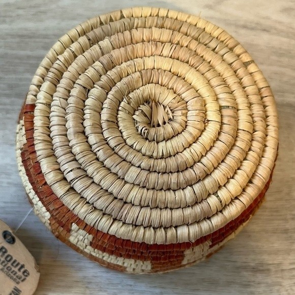 Hand Woven Basket Decorative Cup, Made in Pakistan - Picture 4 of 6